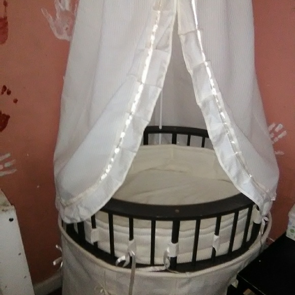 Bassinet - Picture 3 of 4
